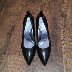 Kenneth Cole Silver Fox Slip on Heels Black /Silver Size 9
